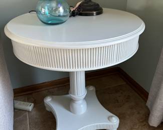 (2) matching white round side tables.....