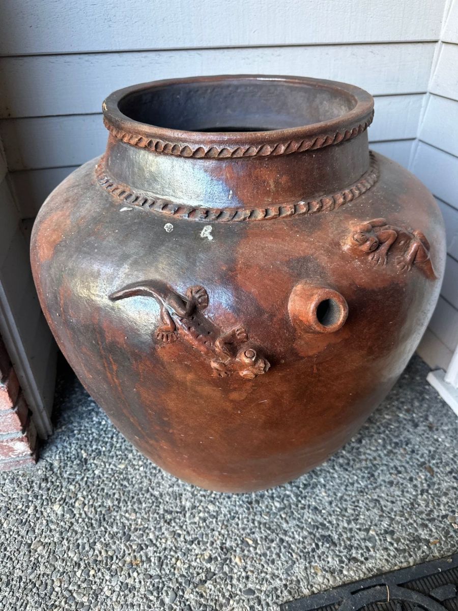 Decorative pot