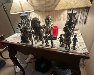Figurines, lamps