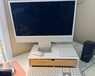 iMac Apple Computer 24" Screen 16GB storage with Apple Magic Mouse, Magic Trackpad and box