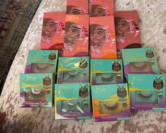 Jovia's Place make-up 