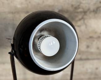 This lot features an iconic mid-century modern space age "eyeball" floor lamp in working condition, circa 1960s. Minor "patina" with age as shown in photos and measures, 52” H.

