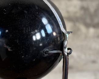 This lot features an iconic mid-century modern space age "eyeball" floor lamp in working condition, circa 1960s. Minor "patina" with age as shown in photos and measures, 52” H.

