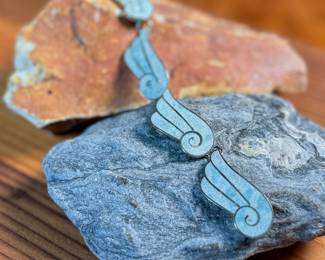 This lot features a gorgeous set of Taxco jewelry with sterling silver and inlaid blue stone with a marble-like appearance. The necklace measures, 17” and the bracelet, 7”. All items bear a maker’s mark as shown in photos with a total approx. weight of 58.00 grams.

