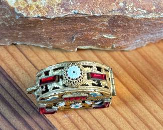 This lot features a stunning antique perfume bottle from the Czech Republic.

