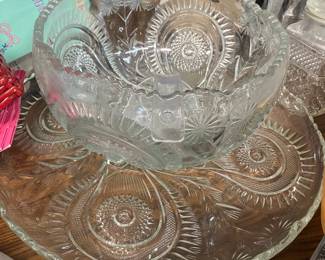 Wagon Wheel pattern punch bowl