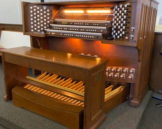 Rodgers Oxford 945 Organ