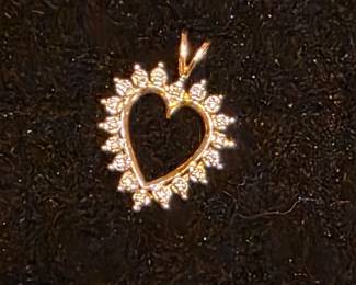 10K and Diamonds pendant 