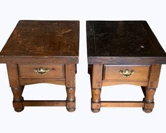 525 - 2 Side Tables - 22 x 29 x 22
