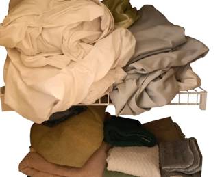 242 - 2 Shelves - Assorted Linens
