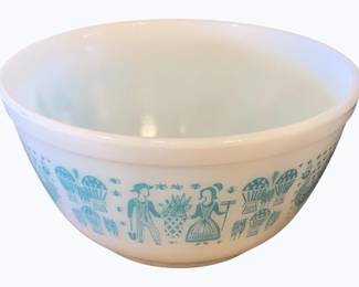 74 - Vintage Pyrex Amish Butterprint Mixing Bowl 7.5"
