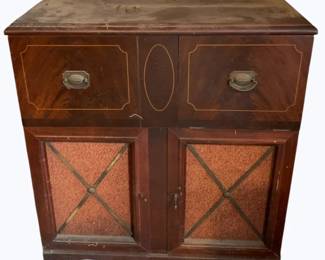 540 - Vintage Radio/Record Player - 16 x 32.5 x 28.5 used as-is electric/electronic/mechanical item - no guarantee all components, untested.
