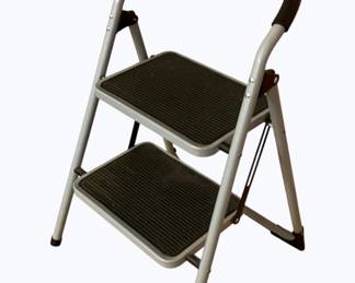 286 - Step Ladder - 19 x 18 x 36

