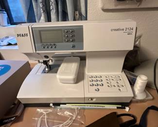 Pfaff creative 2124 computerized sewing & embroidery machine