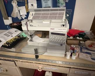 Pfaff creative 1473 computerized sewing machine