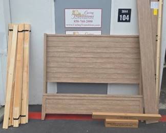 CT382Queen or Full Bed Frame. 