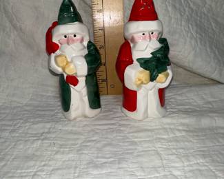 Boston Warehouse Ceramics Santa Salt and Pepper Shakers $5.00