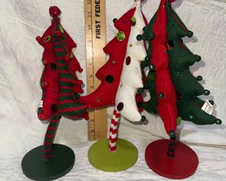 3 Knitted Trees $6.00