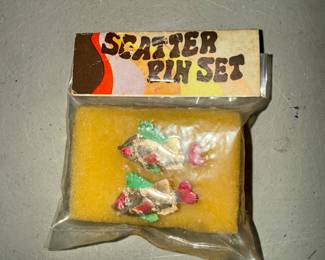 Scatter Pin Set Fish $5.00