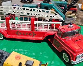 BUDDY L TOY FIRE TRUCK