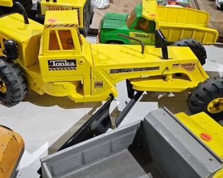 TONKA ROAD GRADER TOY