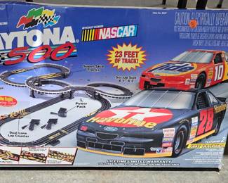 NASCAR DAYTONA 500 RACETRACK TOY