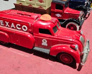 METAL TEXACO TRUCK TOY