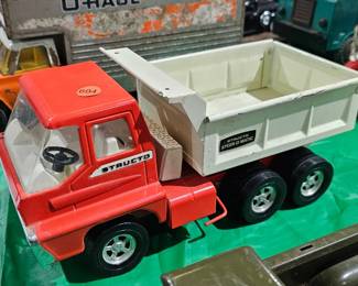  VINTAGE STRUCTO DUMP TRUCK TOY
