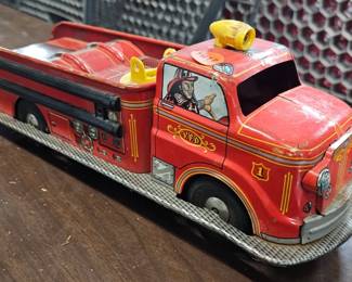 VINTAGE METAL FIRETRUCK