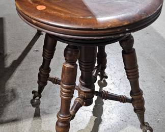 WOODEN ROLLING PIANO STOOL