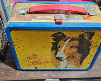 VINTAGE METAL LASSIE LUNCHBOX