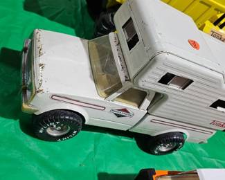 TONKA TOY CAMPER TRUCK