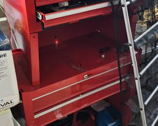 ROLLING TOOL CHEST