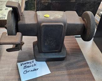 VINTAGE BENCH VISE
