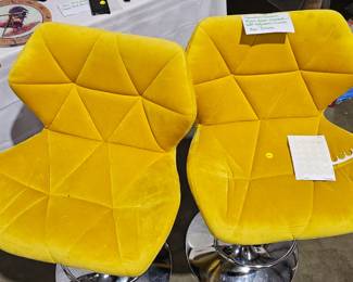 YELLOW BARSTOOLS 