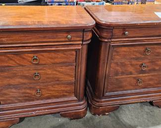 NIGHTSTANDS / END TABLES