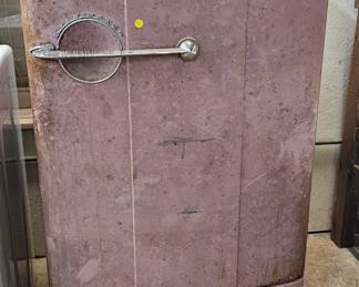 VINTAGE REFRIGERATOR