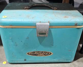 VINTAGE HOLIDAY COOLER