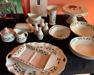 Holiday Holly Dinnerware
