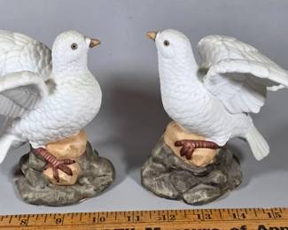 Porcelain dove pair