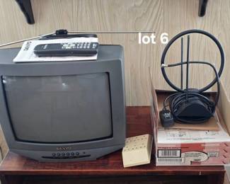 Sanyo TV and antenna