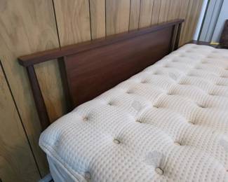 Bassett Furniture MCM headboard and queen mattress set
