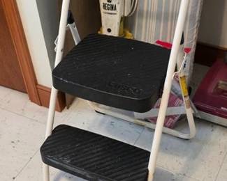 Folding step stool