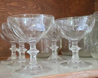 Various sets of crystal and other glassware