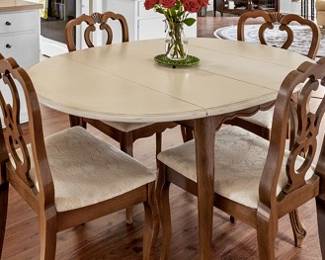 Dining Table with Drop Leaf at each end / Chairs (4) 