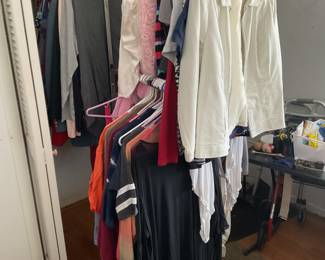 Lots of extra large women’s clothes