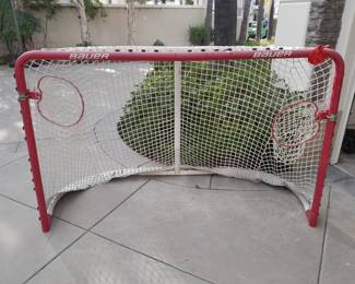 Official size hockey net by Bauer