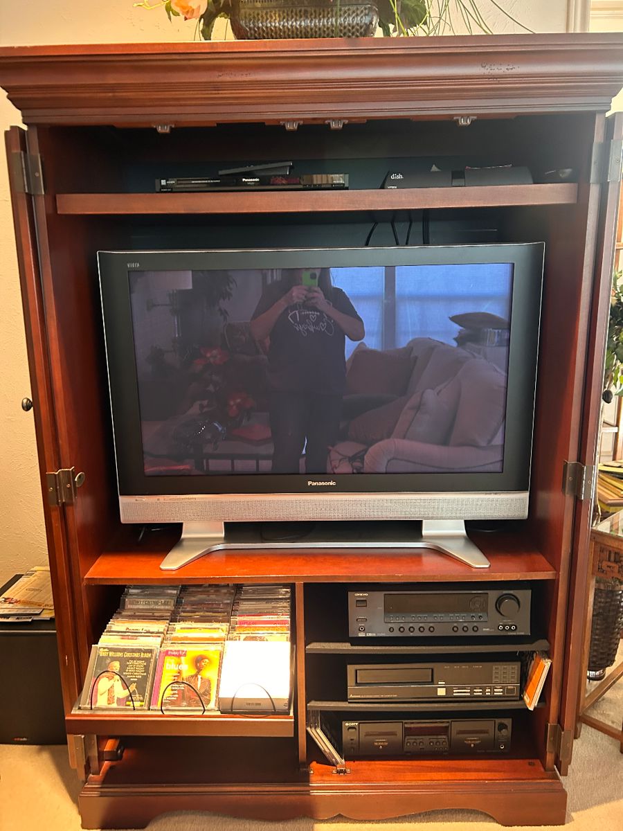 entertainment center, TV, HOME STEREO