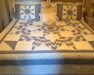 king size WHITE WICKER bed and star quilt