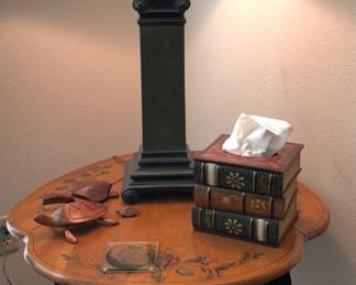 colonial style drop leaf side table